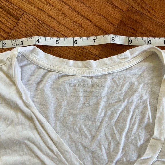 Everlane Basic Tee - Picture 5 of 6